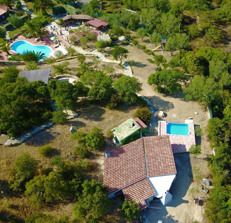 Residence Villa Smeralda Telti エクステリア 写真