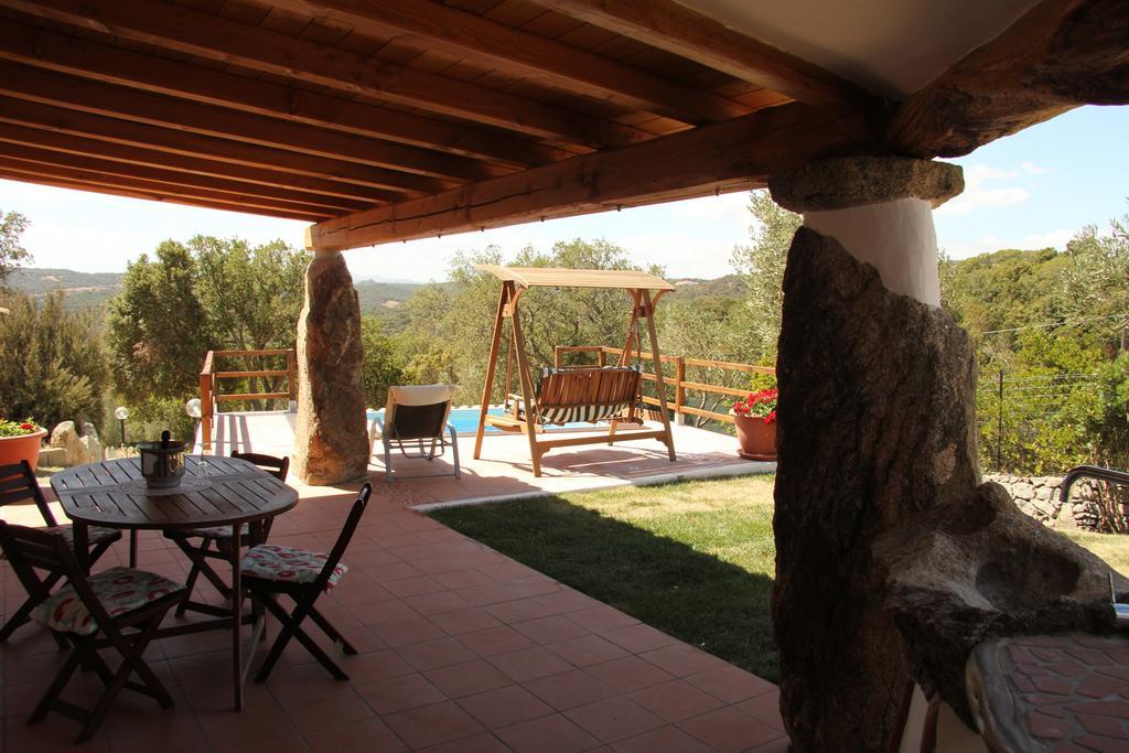 Residence Villa Smeralda Telti 部屋 写真