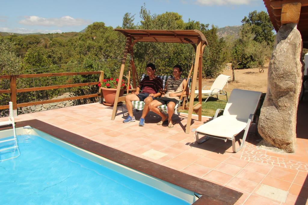 Residence Villa Smeralda Telti 部屋 写真