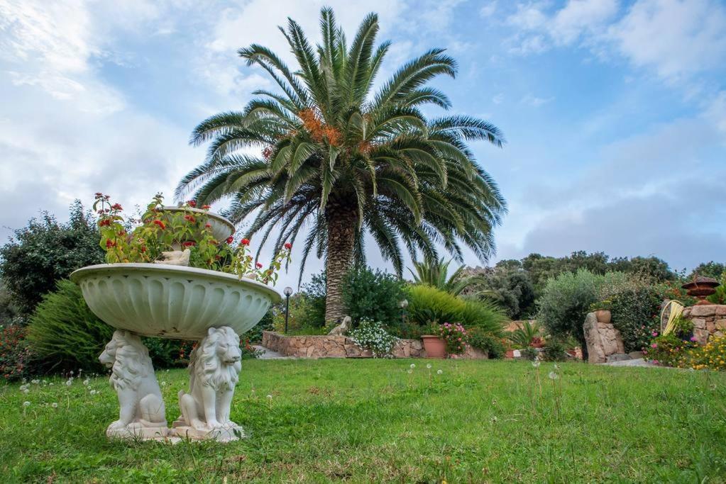Residence Villa Smeralda Telti エクステリア 写真