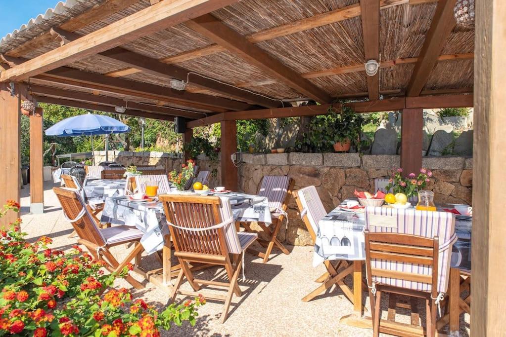Residence Villa Smeralda Telti エクステリア 写真