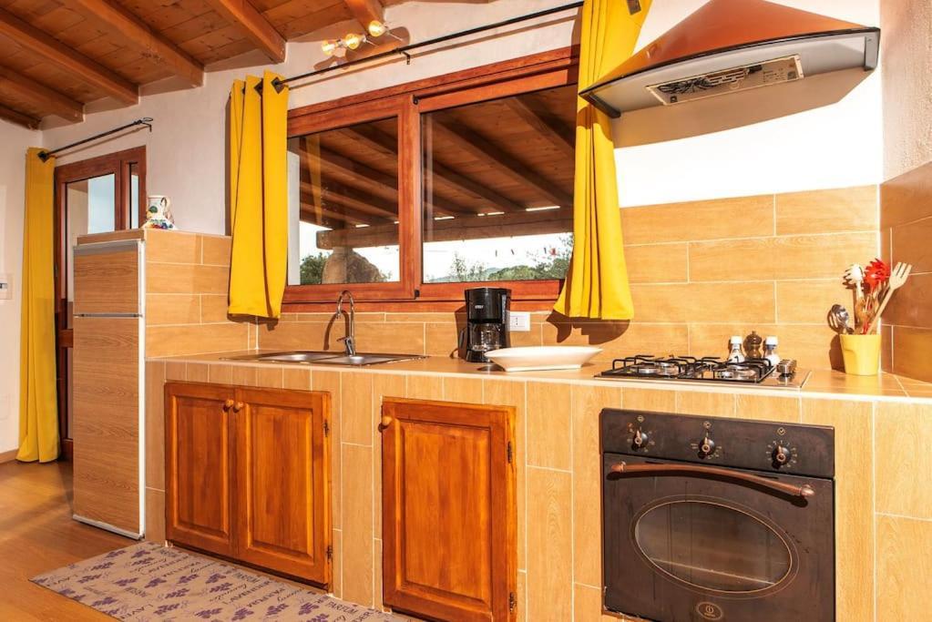 Residence Villa Smeralda Telti エクステリア 写真