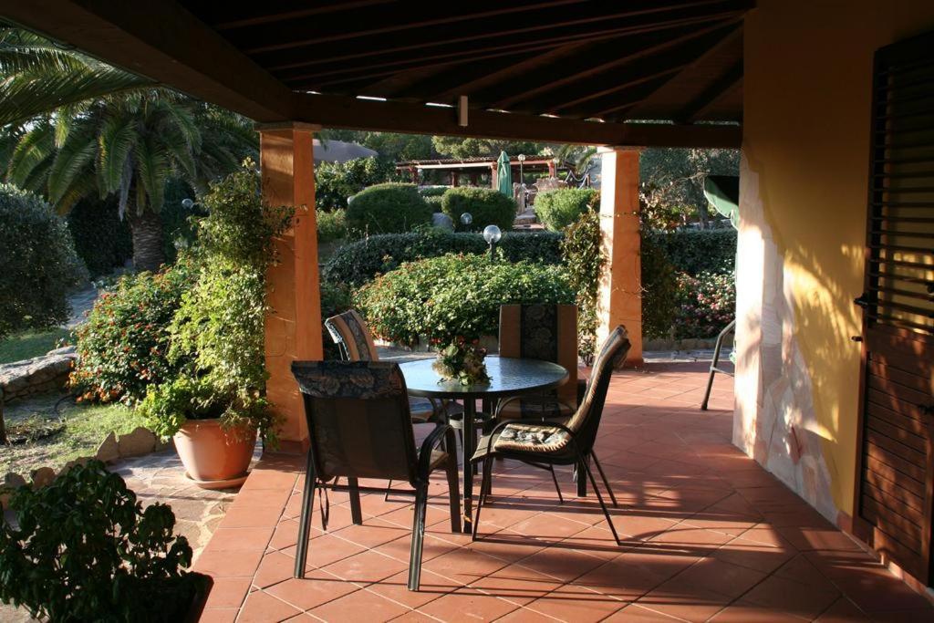 Residence Villa Smeralda Telti エクステリア 写真