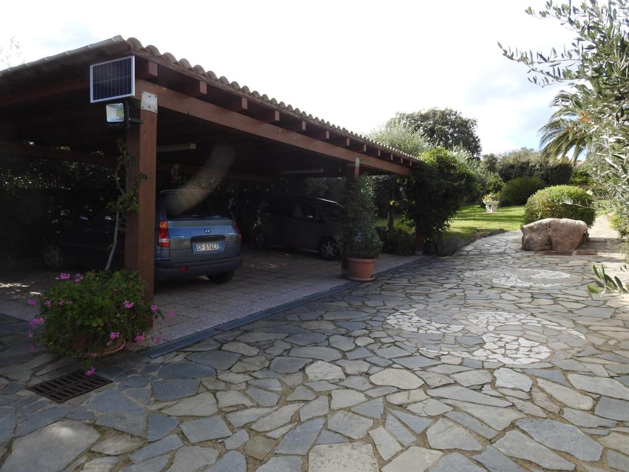 Residence Villa Smeralda Telti エクステリア 写真