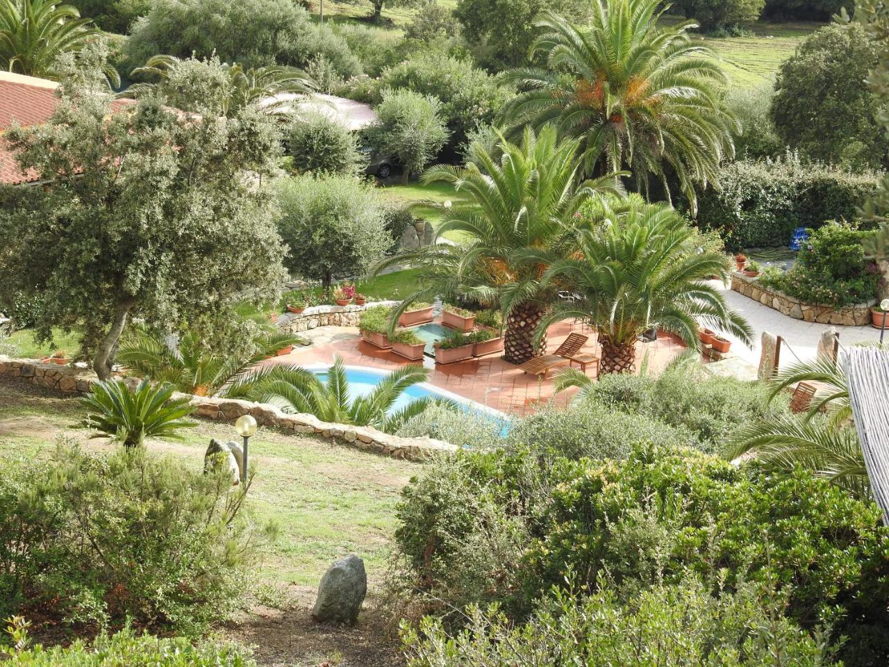 Residence Villa Smeralda Telti エクステリア 写真