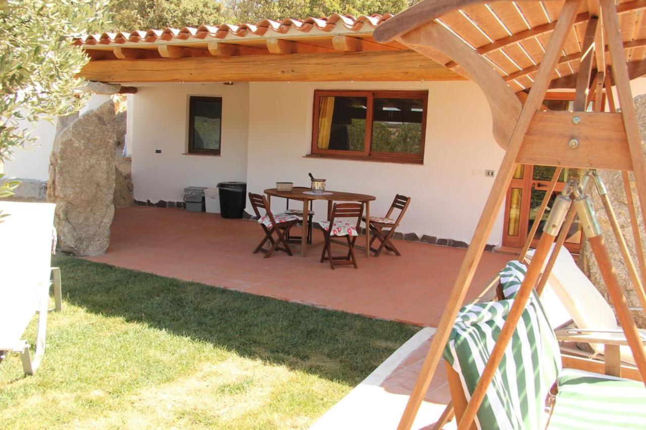 Residence Villa Smeralda Telti エクステリア 写真