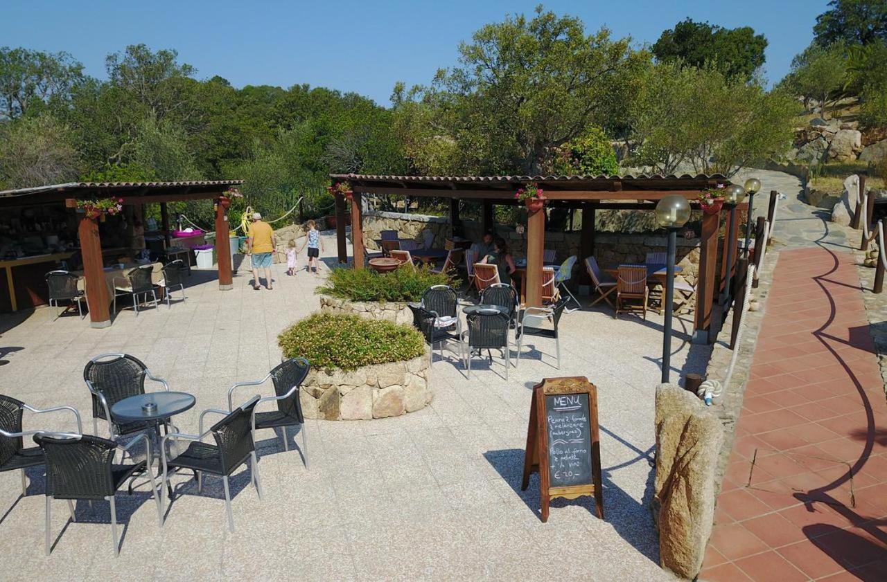 Residence Villa Smeralda Telti エクステリア 写真